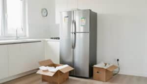 Frigo neuf : combien de temps attendre avant branchement